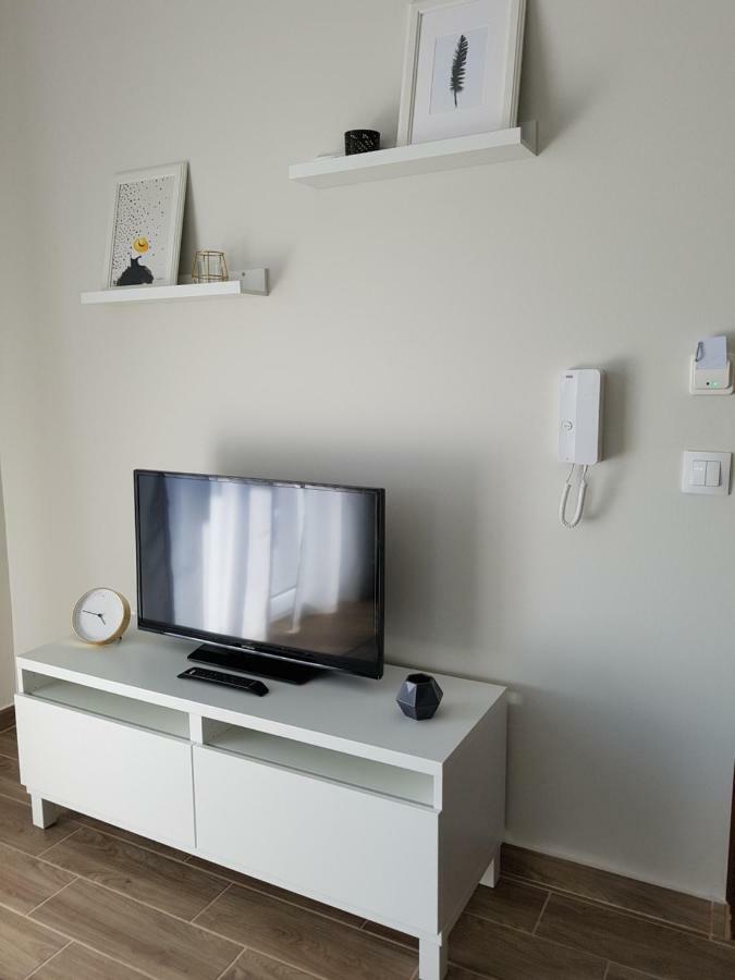 Fantastic Four Apartments Неойе Епиватай Екстериор снимка
