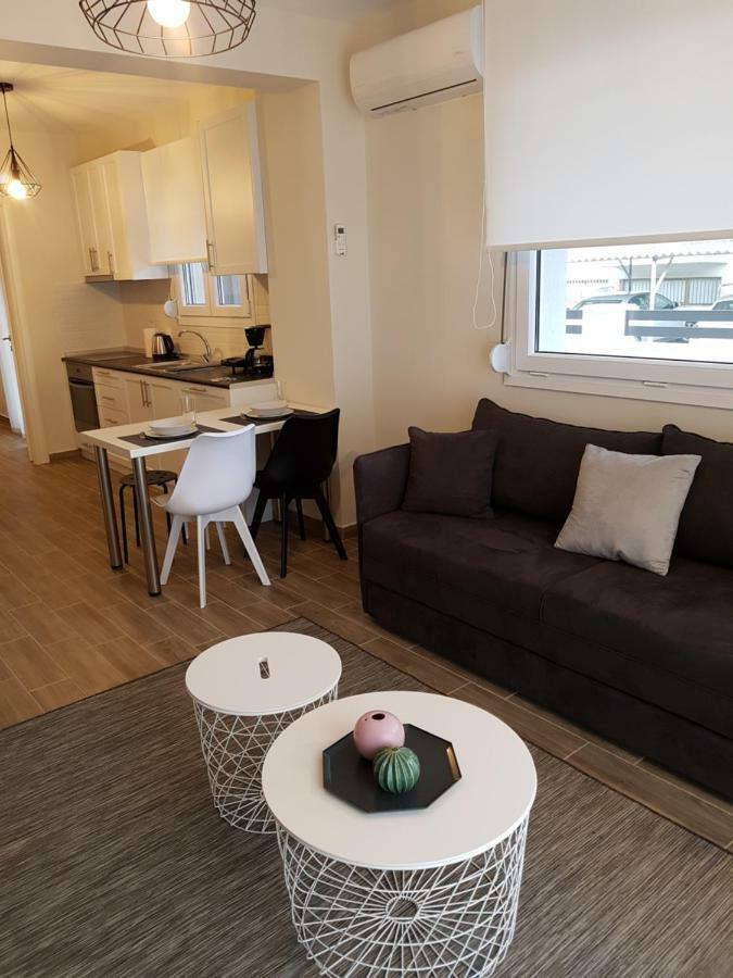 Fantastic Four Apartments Неойе Епиватай Екстериор снимка